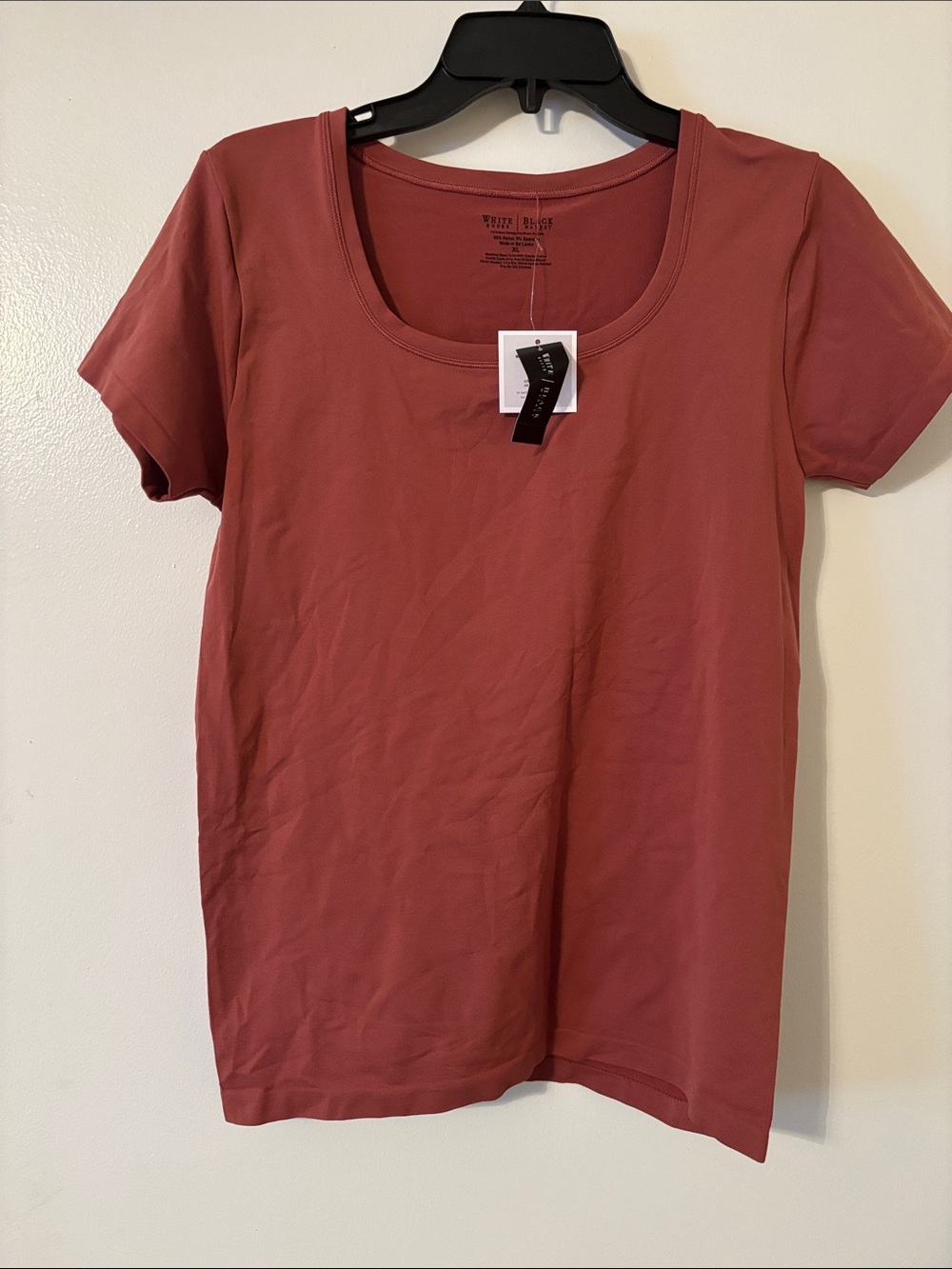 White House Black Market Scoop Neck Tee in Dusty Rose